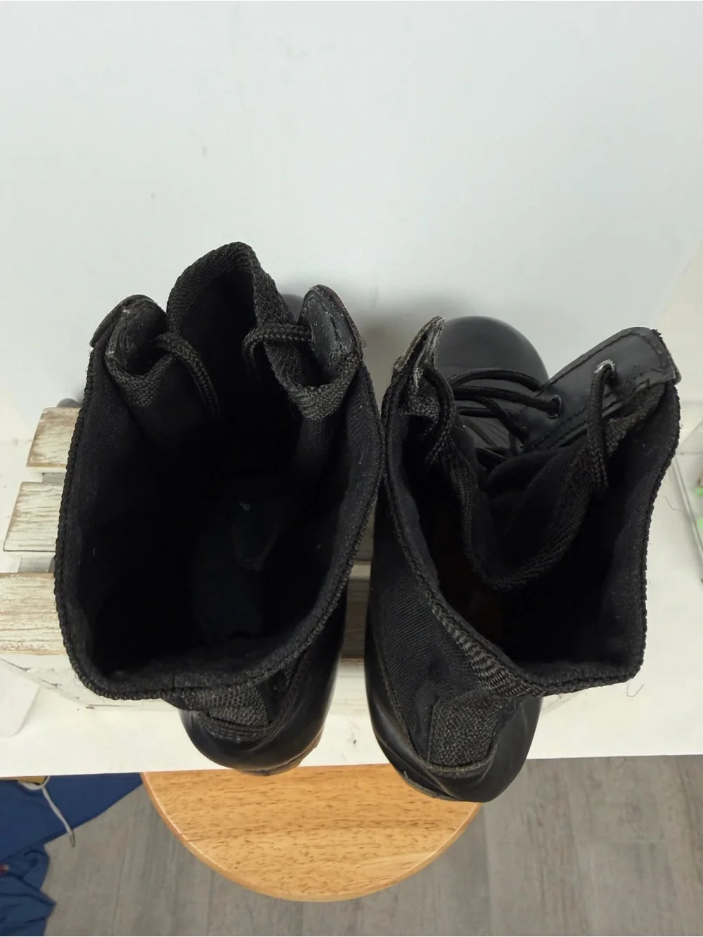Black military jungle boots made of leather and nylon size 9M